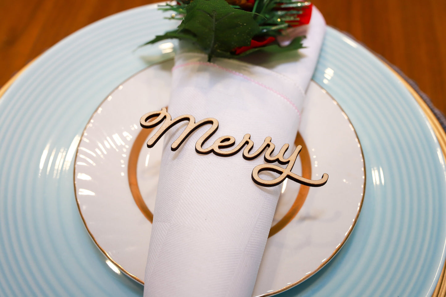 Wood Christmas Place Card "Merry" - Holiday Table Setting Decoration - Christmas Place Setting Words